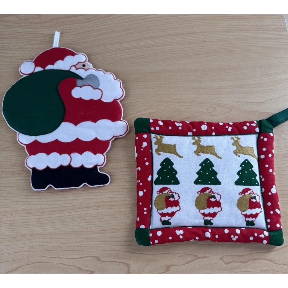Vtg Christmas Linen Embroidered Potholders Set Lot‎ Santa Claus Cottage Nos 80s